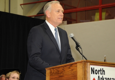 Scott Bull receives award for Pace Industries.